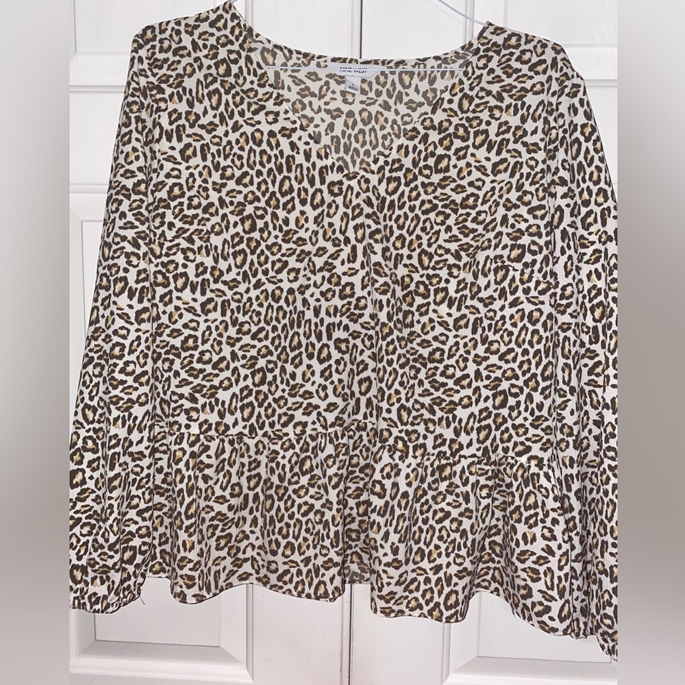 Leopard blouse with ruffle